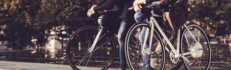 Pasea en bici eléctrica por las playas de Barcelona