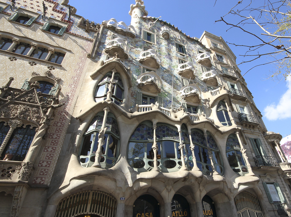 Casa Batllo Gaudi Fassade Dach Und Innen