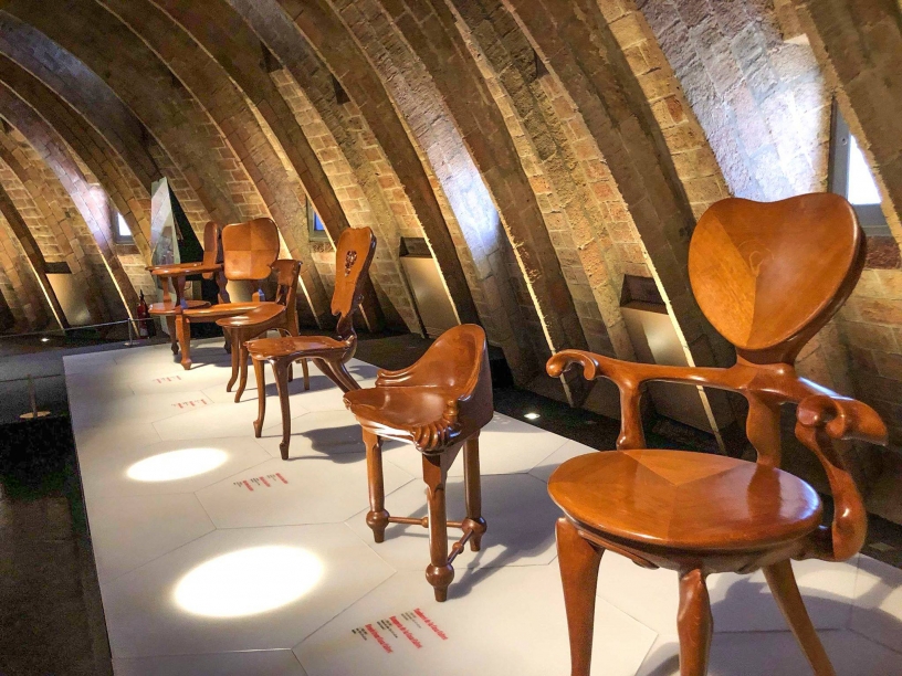 Las réplicas de los muebles en el interior de La Pedrera