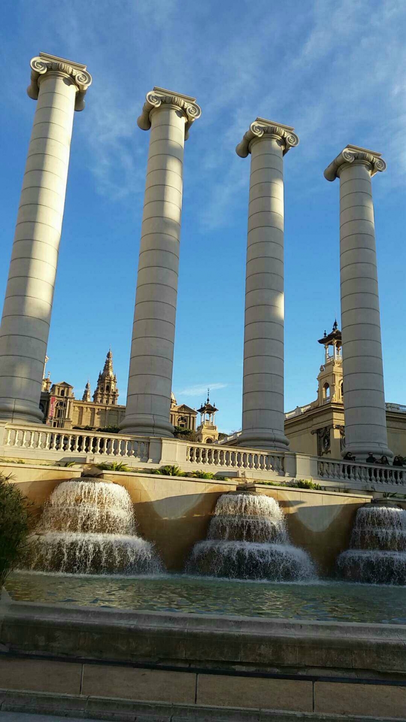 4 columns Montjuic Barcelona