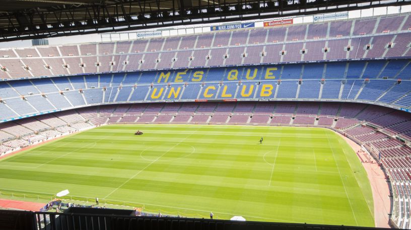 El aforo del Camp Nou tiene capacidad para a casi 100,000 personas