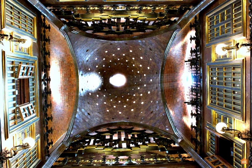 Cúpula de la sala central Palau Güell Barcelona