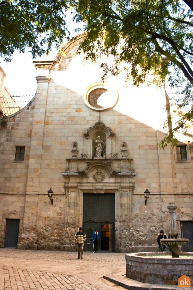 Площадь Sant Felipe Neri, Barcelona