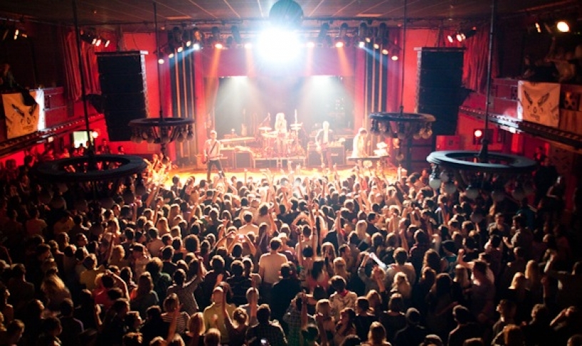 Inside Sala Apolo