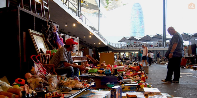 Uno de los 500 stands del mercado Encants de Barcelona