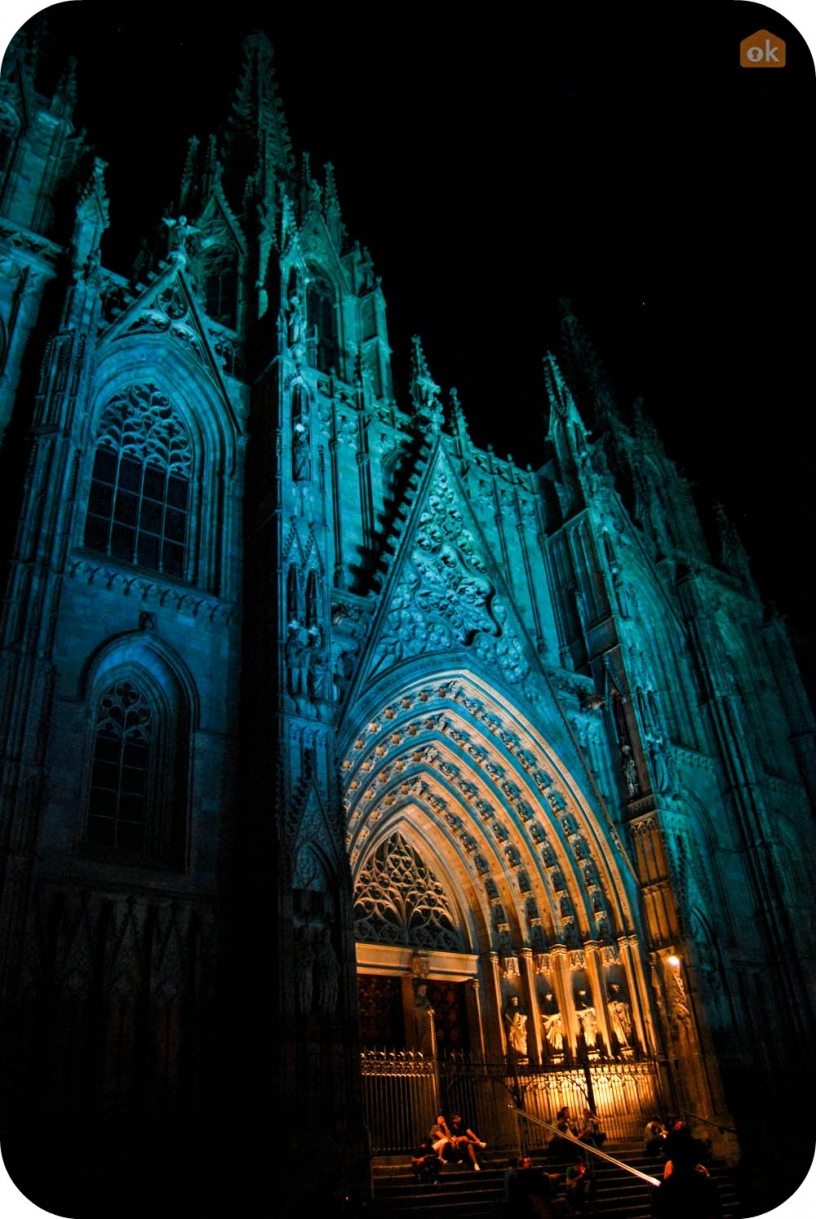 Barcelonas Katedral på natten