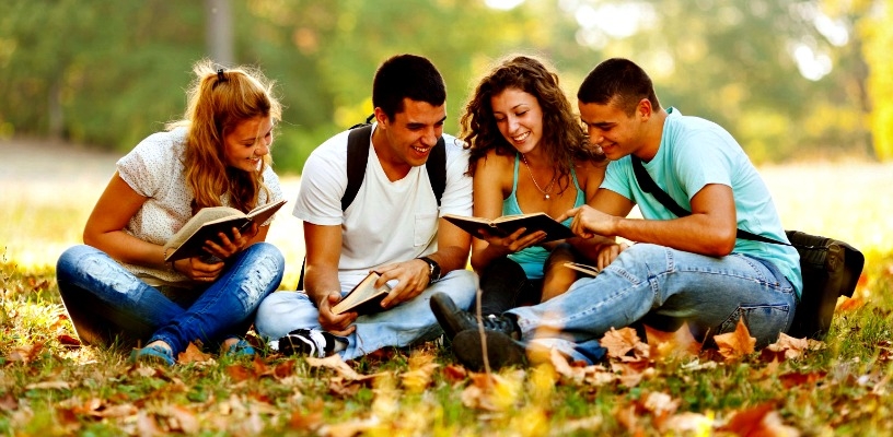 Studenten im Park barcelona