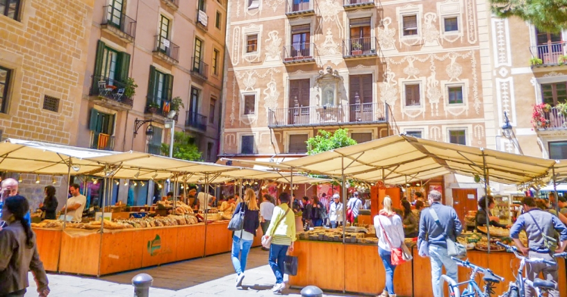 Feria Artesenal Barcelona, Plaça del Pi