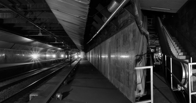 Die Gaudi Metro Station, verlassen in Barcelona