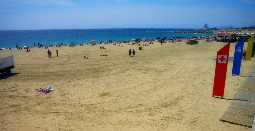 Barcelona, plaża Llevant latem