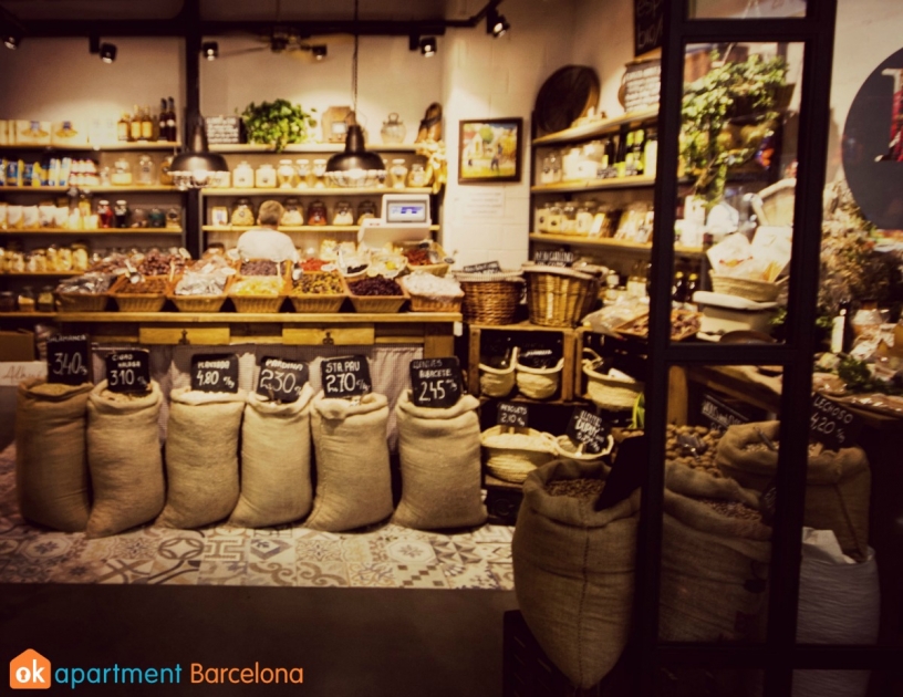 Dried fruits and nuts at Ninot market