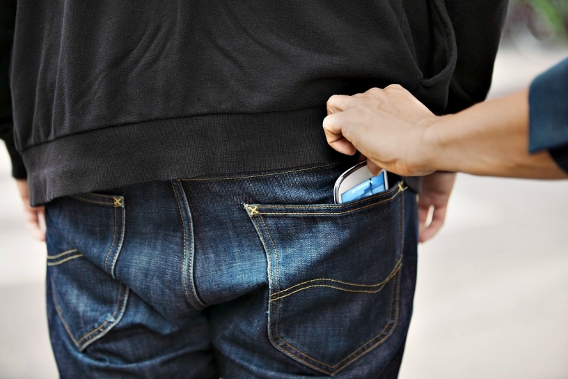 Avoid carrying valuables in your back pocket in Barcelona