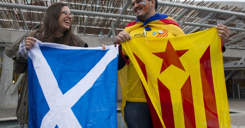 Catalan and Scottish flags side by side