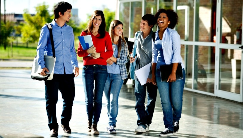 Students in campus Barcelona