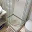 Salle de bain avec douche
