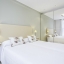 Chambre à coucher avec garde-robe