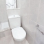 Salle de bain avec douche