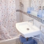 Salle de bain avec douche