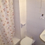 Salle de bain avec douche