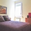 Dormitorio con escritorio de trabajo