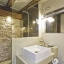 Salle de bain avec douche