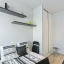 Chambre avec armoire