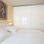 Klimatizirana spavaća soba sa ormar