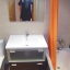 Salle de bain avec baignoire