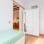 Chambre à coucher avec garde-robe