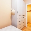 Camera da letto matrimoniale con armadio e cassetti