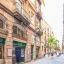 Edificio y calle