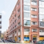 L'edificio e la strada