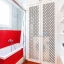Salle de bain avec baignoire