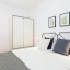 Chambre à coucher avec garde-robe