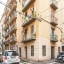 Immeuble et rue