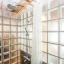 Salle de bain avec douche
