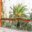 Intérieur-balcon avec vue sur verdure