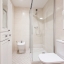 Salle de bain avec douche