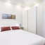 Chambre à coucher avec garde-robe