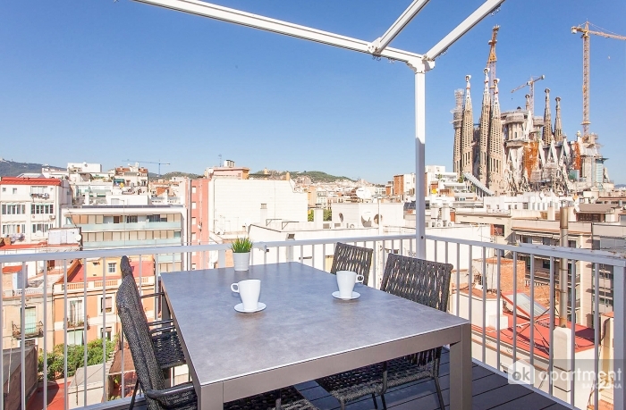 Terrasse med utsikt over Sagrada Familia