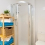 Salle de bain avec douche