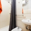 Salle de bain avec douche
