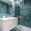 Salle de bain avec douche